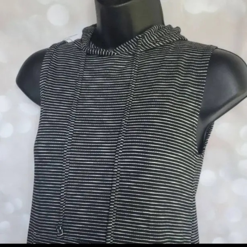 Sporty athletic hooded dress